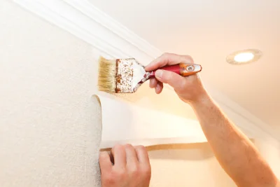Pose de papier peint à Prugnanes — revêtements muraux et toiles de verre
